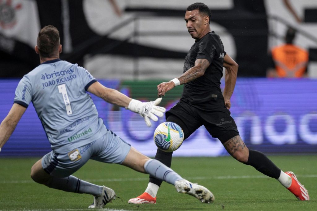 Matheuzinho-Corinthians-jogo-alamy2X4RDKG Lateral Matheuzinho em jogo do Corinthians