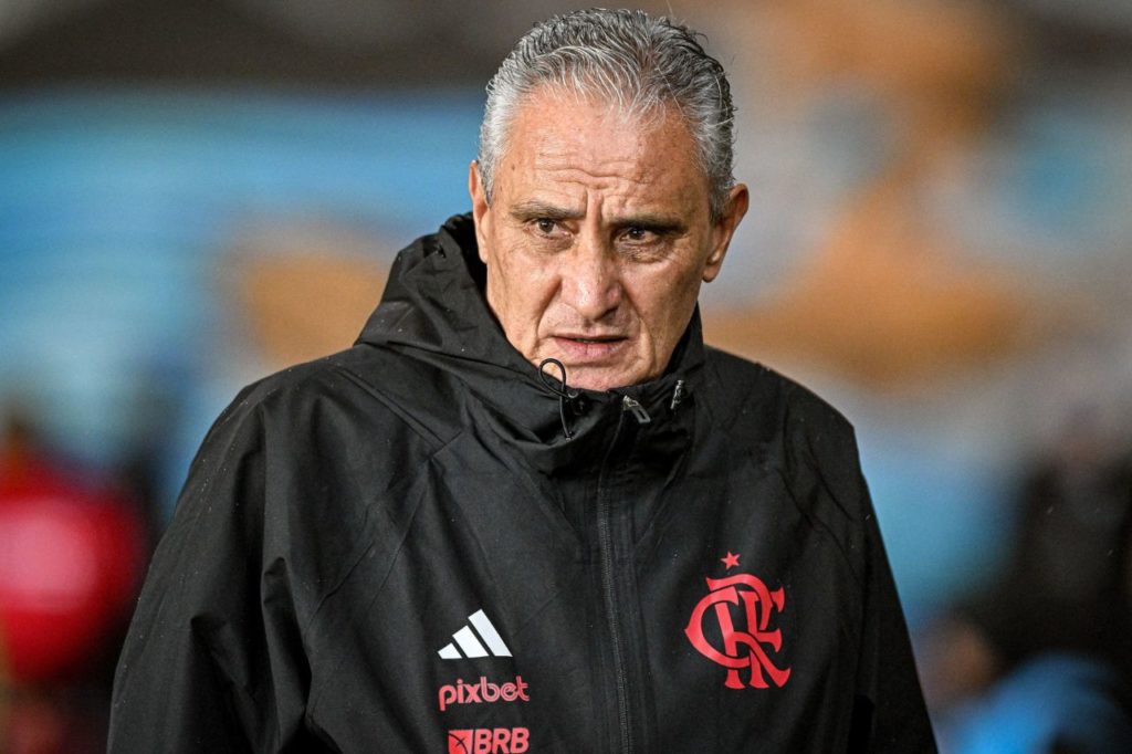 Tite-Flamengo-treinador-alamy2X5AANX Tite no comando do Flamengo no Brasileirão