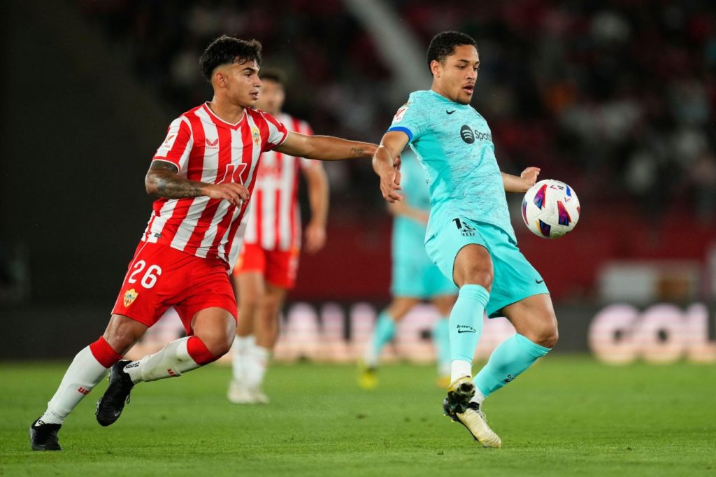 Vitor-Roque-Barcelona-jogo-alamy2X6WMP8 Atacante brasileiro Vitor Roque em jogo do Barcelona no Campeonato Espanhol