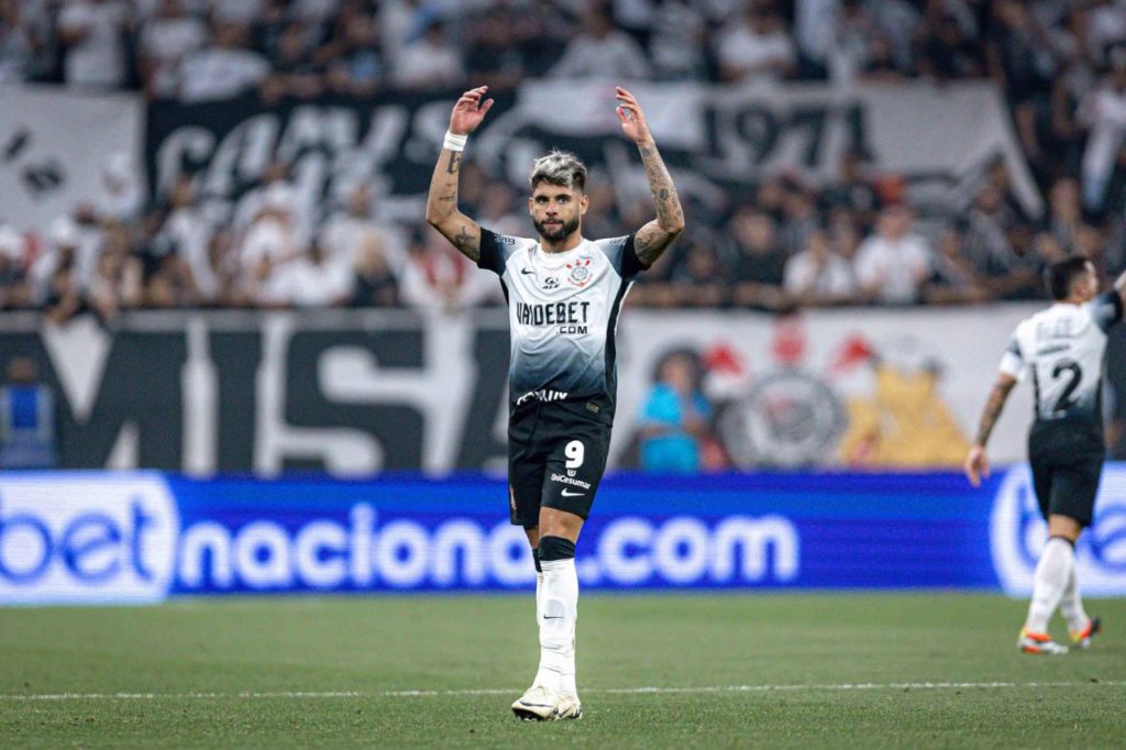 Yuri-Alberto-Corinthians-jogo-alamy2X83TCC Atacante Yuri Alberto comemora gol pelo Corinthians na Copa do Brasil