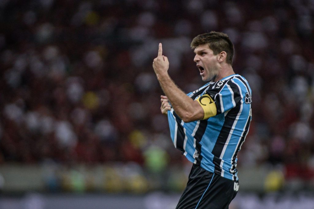 Kannemann-Grêmio-Jogo-2R6XTRC Kannemann, do Grêmio, comemorando um gol pelo time na temporada.
