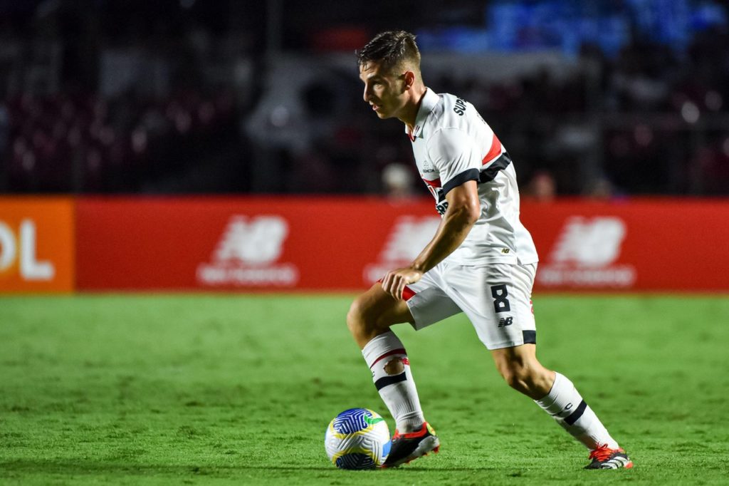 Galoppo-São-Paulo-Jogo-2X0X0KG Galoppo, do São Paulo, com a bola dominada em um jogo da equipe na temporada.
