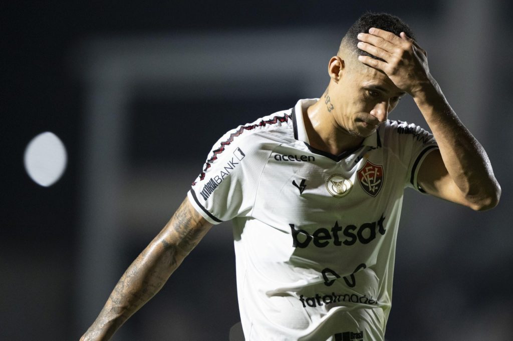 Vitória conta com o retorno de Lucas Esteves contra o Athletico