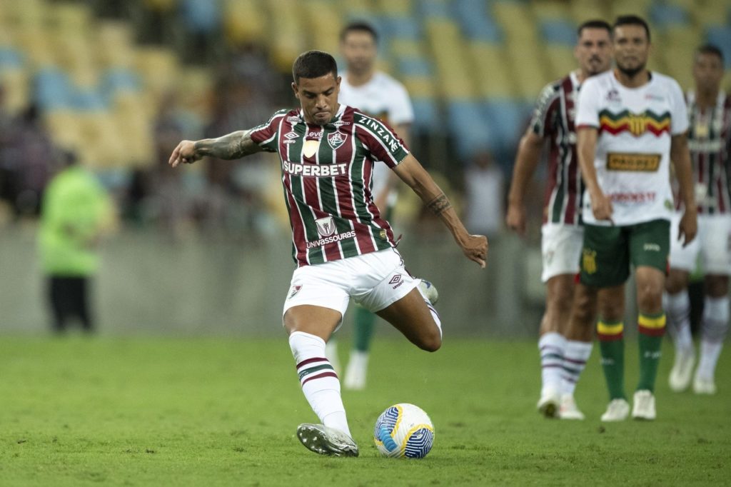Terans-Fluminense-Jogo-2X84374 Terans, do Fluminense, tenta um chute durante uma partida da temporada.