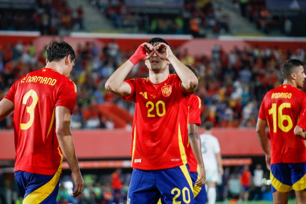 Pedri-Espanha-Jogo-2XATD6P Pedri, da Espanha, comemorando um dos gols marcados em um amistoso de sua seleção.