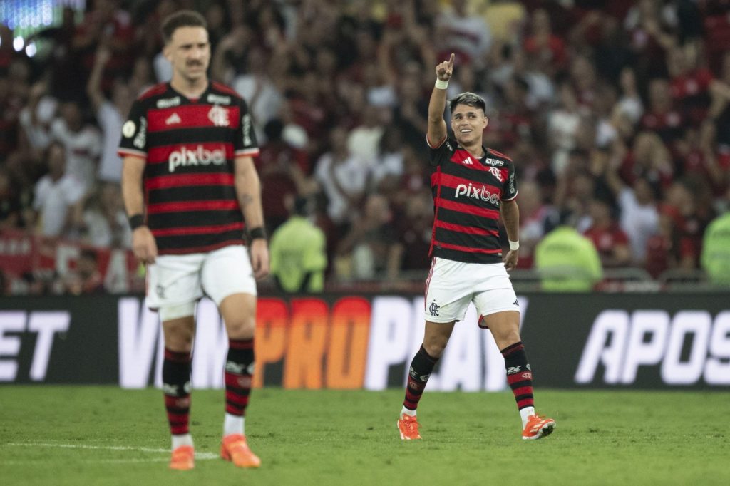 Luiz-Araújo-Flamengo-Jogo-2XBYXJ7 Luiz Araújo, do Flamengo, comemorando um dos gol marcados pelo time no Brasileirão.