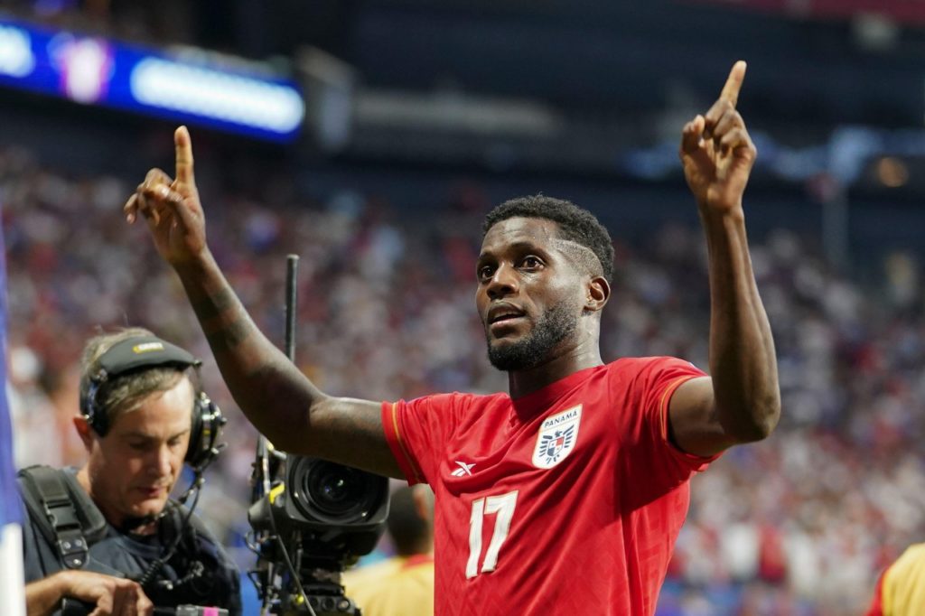 Fajardo, do Panamá, comemorando um dos gols marcados pelo time na Copa América.