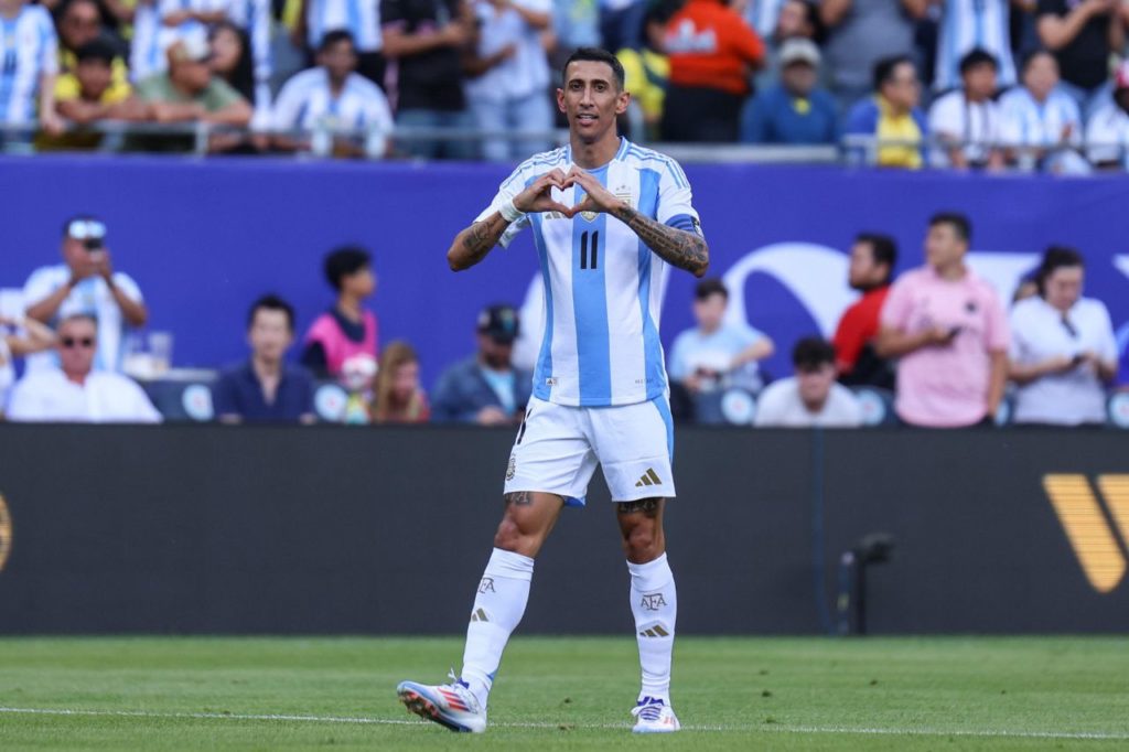 Angel-Di-Maria-Argentina-gol-alamy2XB0TK6 Meia-atacante Di María comemorando gol na vitória sobre o Equador em amistoso nos Estados Unidos