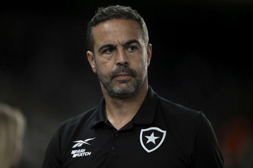 Artur-Jorge-Botafogo-alamy2XD1N4P Técnico Artur Jorge no comando do Botafogo no Brasileirão
