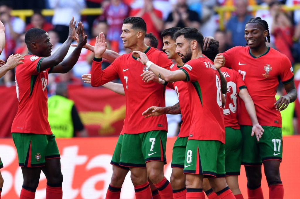 Cristiano-Ronaldo-Portugal-comemoração-alamy2XDF2X3 Comemoração dos jogadores de Portugal na vitória sobre a Turquia na Euro 2024