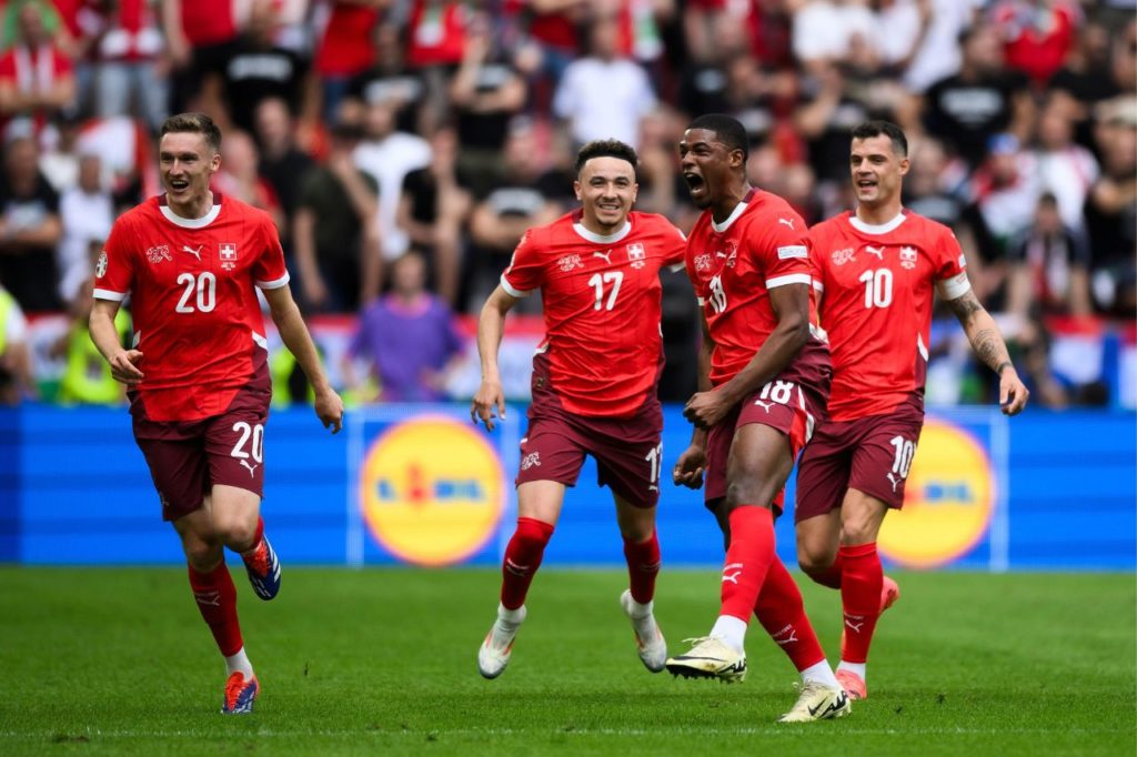 Duah-Suíça-gol-alamy2XC9080 Centroavante Duah comemora gol pela Suiça na estreia da Eurocopa