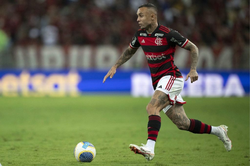 Everton-Cebolinha-Flamengo-jogo-alamy2XBYF8B Cebolinha em ação pelo Flamengo no Brasileiro