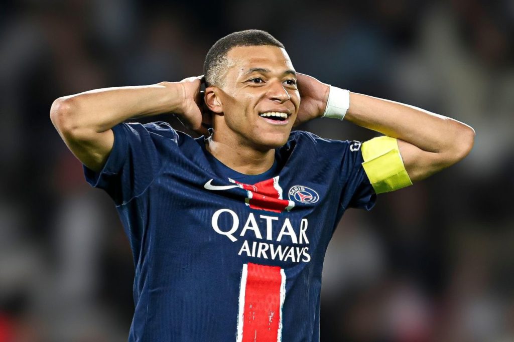 Mbappé-atacante-jogo-alamy2X6762N Atacante Mbappé em jogo do PSG
