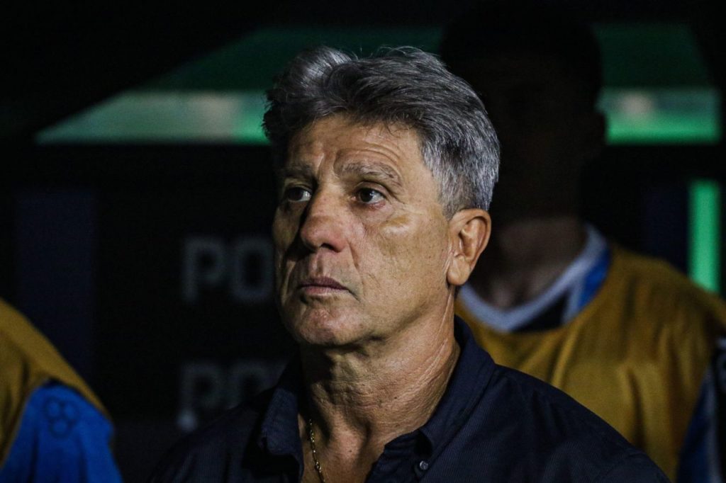 Renato-Portaluppi-Grêmio-treinador-alamy2XATK6X Técnico Renato no banco de reservas do Grêmio em jogo do Brasileiro