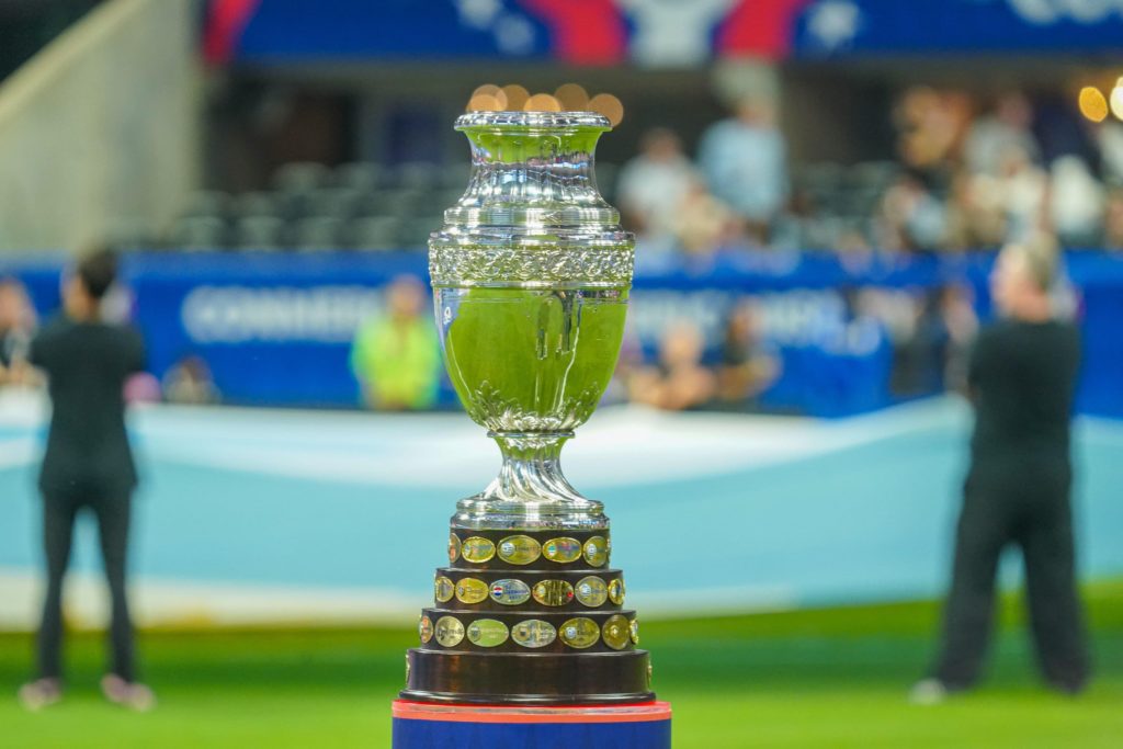 Atlanta, EUA, 20 de junho 2024. Troféu oficial no início da Copa América, Estádio Mercedes-Benz (Marty Jean-Louis/Alamy Live News)