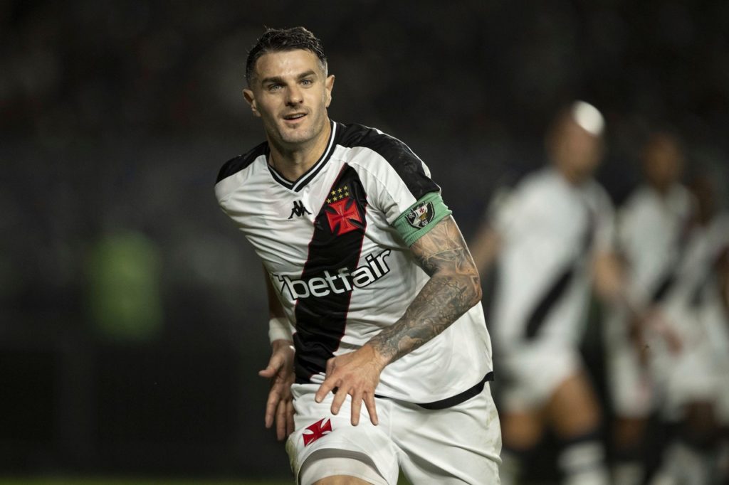 Vegetti-Vasco-Jogo-2XEX0BB Vegetti, do Vasco, comemorando um dos gols marcados pela equipe no Brasileirão de 2024.
