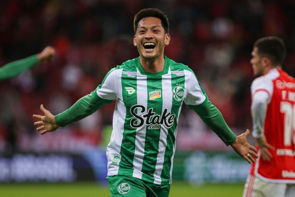 Luís-Oyama-Juventude-Jogo-2XGXXC4 Luís Oyama, do Juventude, comemorando um dos gols marcados pela seleção na Copa América de 2024.