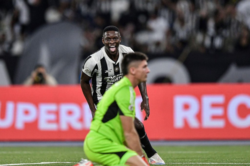 Luiz-Henrique-Botafogo-Jogo-2XK3CWN Luiz Henrique, do Botafogo, comemorando um gol pelo time em uma das partidas da temporada de 2024.