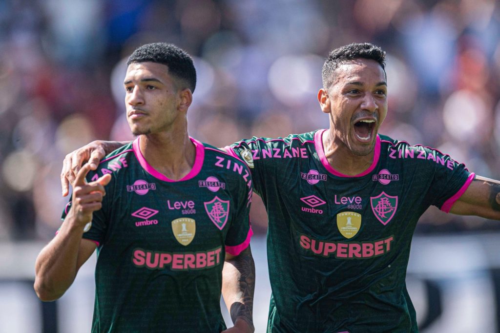 Kauã-Elias-Fluminense-Jogo-2XMJ9Y1 Kauã Elias, do Fluminense, comemorando com um dos companheiros um gol pelo time no Brasileiro de 2024.