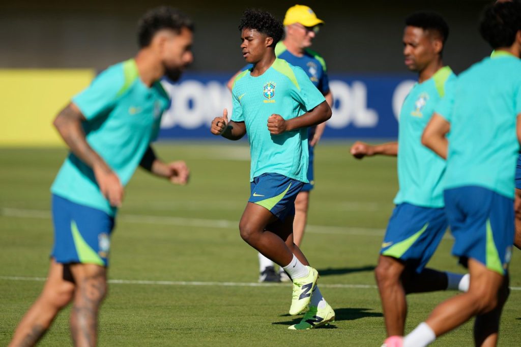 Endrick-Brasil-treino-alamy2XF804N Atacante Endrick em treino da seleção brasileira nos Estados Unidos