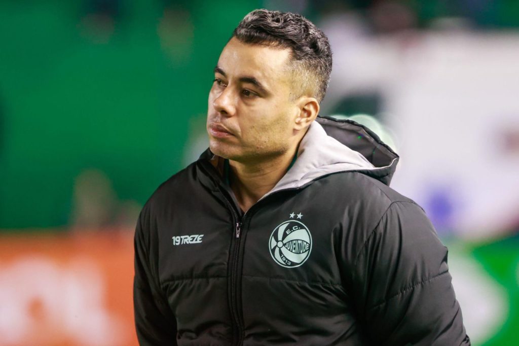 Jair-Ventura-treinador-Juventude-alamy2XMEY5X Técnico Jair Ventura no comando do Juventude no Alfredo Jaconi