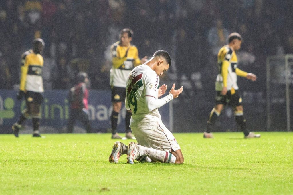 Kauã-Elias-Fuminense-jogo-alamy2XH4F37 Kauã Elias marca o gol de empate do Fluminense com o Criciúma no Brasileiro