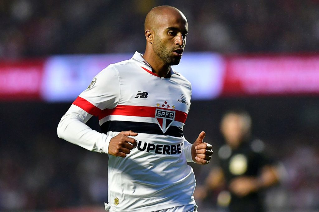 Lucas-São-Paulo-jogo-alamy2XF1EYX Meia Lucas em jogo do São Paulo no Morumbis
