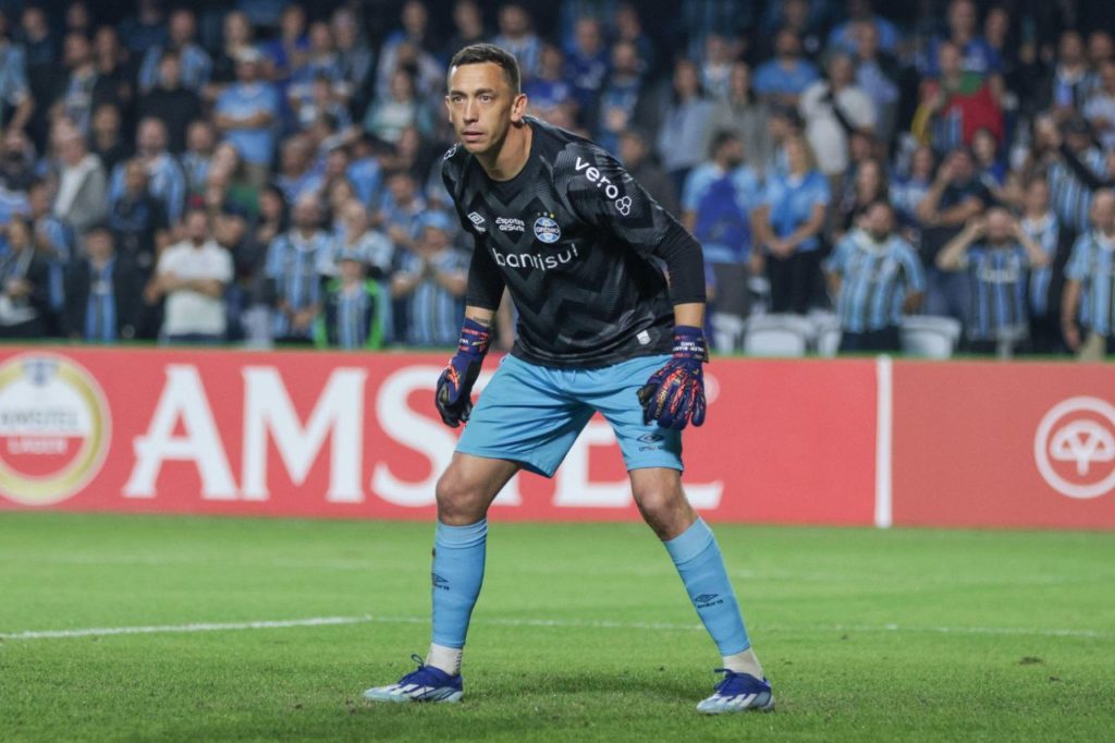 Marchesin-Grêmio-goleiro-jogo-alamy2XATN73