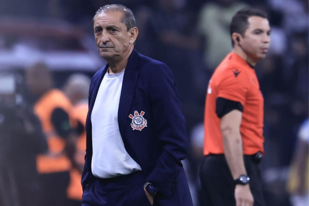 Ramon-Diaz-Corinthians-treinador-alamy2XM5BWX Técnico Ramón Díaz no comando do Corinthians na Neo Química Arena