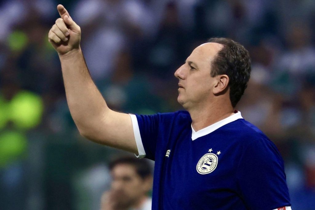 Rogério-Ceni-Bahia-técnico-alamy2XG98G0 Técnico Rogério Ceni no comando do Bahia em partida do Brasileiro