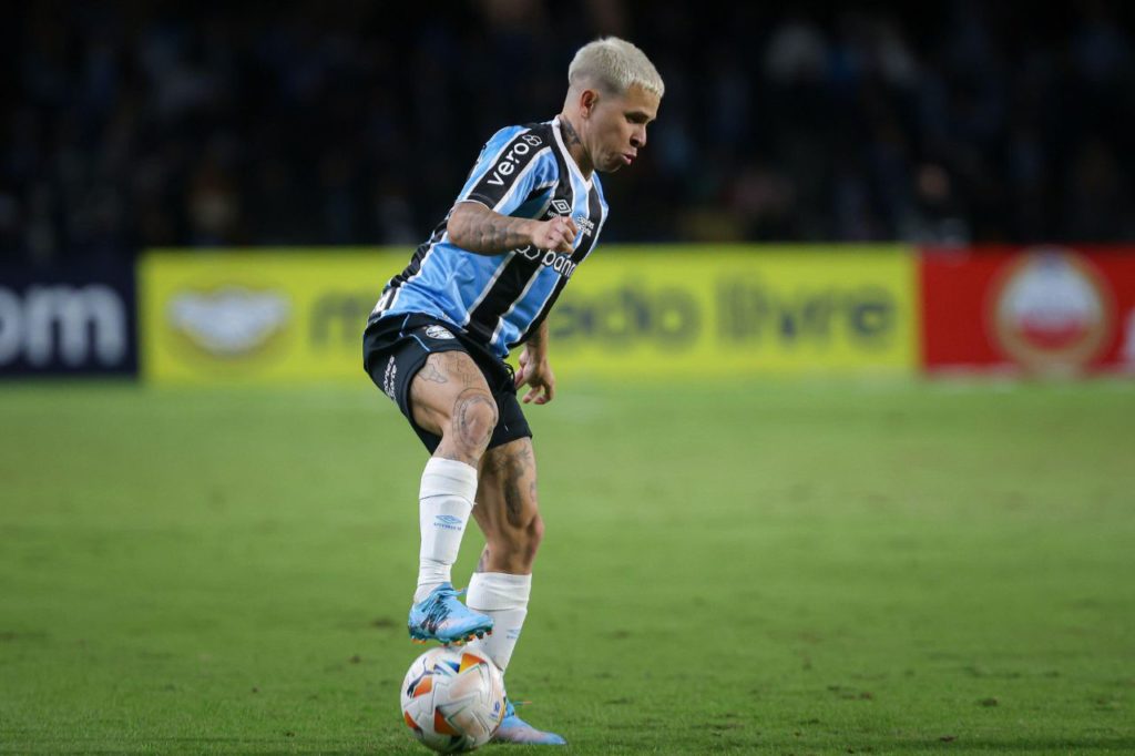 Soteldo-Grêmio-jogo-alamy2X98DXJ Atacante Soteldo em ação pelo Grêmio
