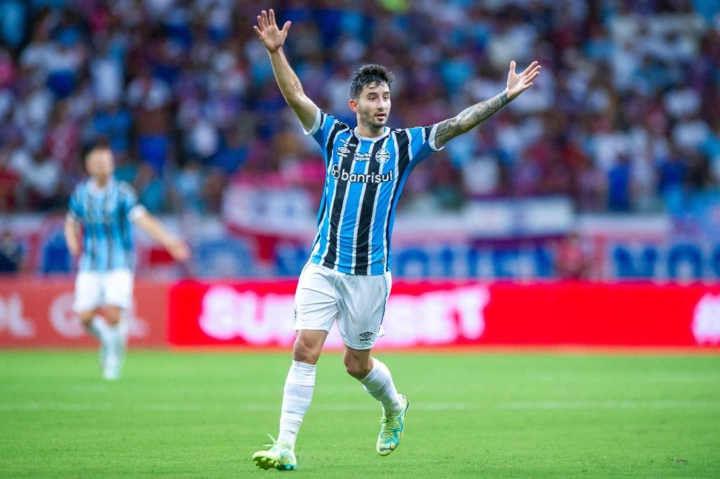 Villasanti-Grêmio-jogo-alamy2X3PBFY Volante Villasanti em jogo do Grêmio no Brasileiro