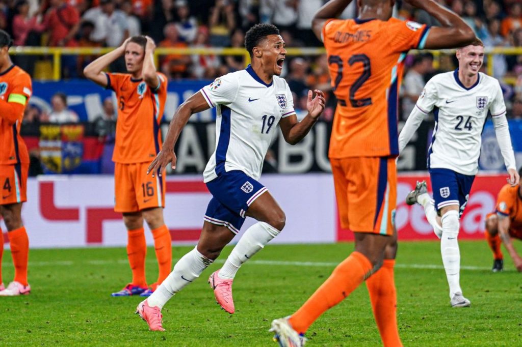 Watkins-gol-Inglaterra-Euro-alamy2XGX4W5 Atacante Watkins comemora gol da virada da Inglaterra em cima da Holanda em Dortmund pela Euro 2024
