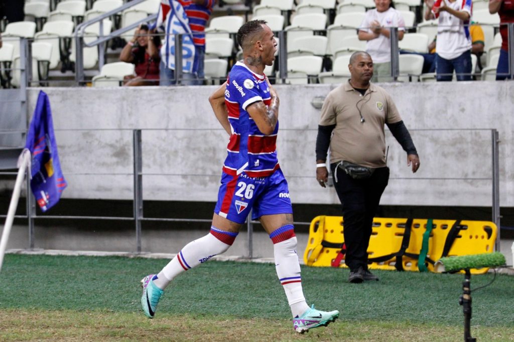 Breno-Lopes-Fortaleza-Jogo-2XJCD6E Breno Lopes, do Fortaleza, comemorando um dos gols marcados por ele na temporada de 2024.