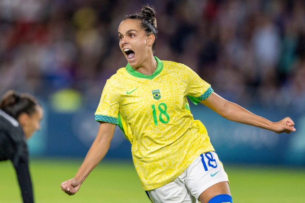 Gabi-Portilho-Brasil-Jogo-2XP5CM5 Gabi Portilho, do Brasil, comemorando um dos gols da seleção nas Olimpíadas de Paris.