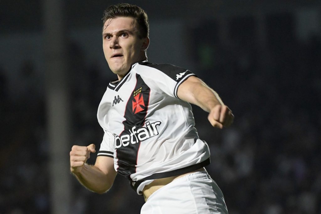 Lucas-Piton-Vasco-Jogo-2XPKRPT Lucas Piton comemorando um gol marcado em um dos jogos do Vasco na temporada,