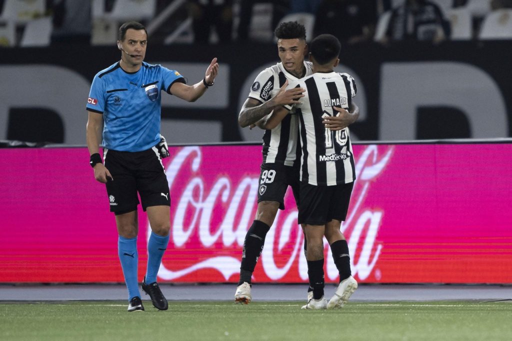 Igor-Jesus-Botafogo-Jogo-2XTHBCX Igor Jesus, do Botafogo, comemorando um gol marcado pela equipe na Libertadores de 2024.