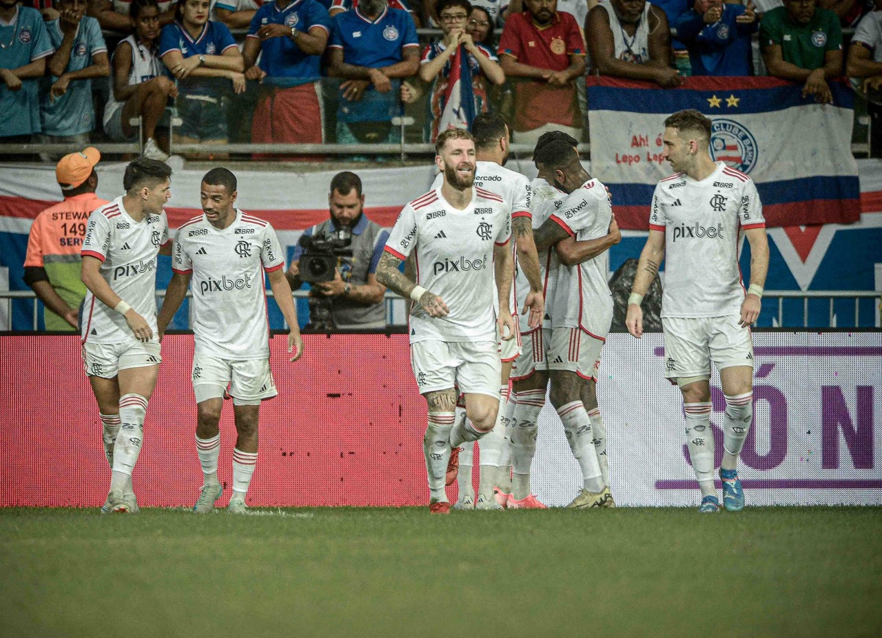 Flamengo vence o Bahia e larga na frente na Copa do Brasil