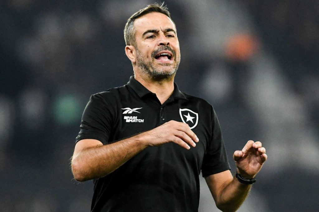 Artur-Jorge-Botafogo-treinador-alamy2XMFME7 Técnico Artur Jorge no comando do Botafogo