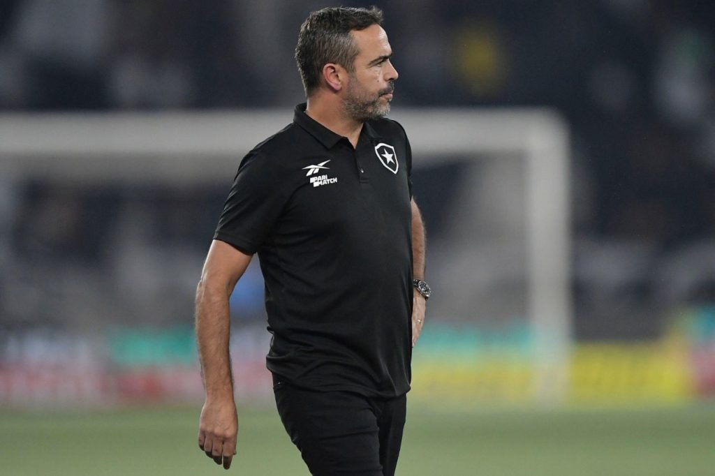Artur-Jorge-Botafogo-treinador-alamy2XW9N49 Técnico Artur Jorge no comando do Botafogo