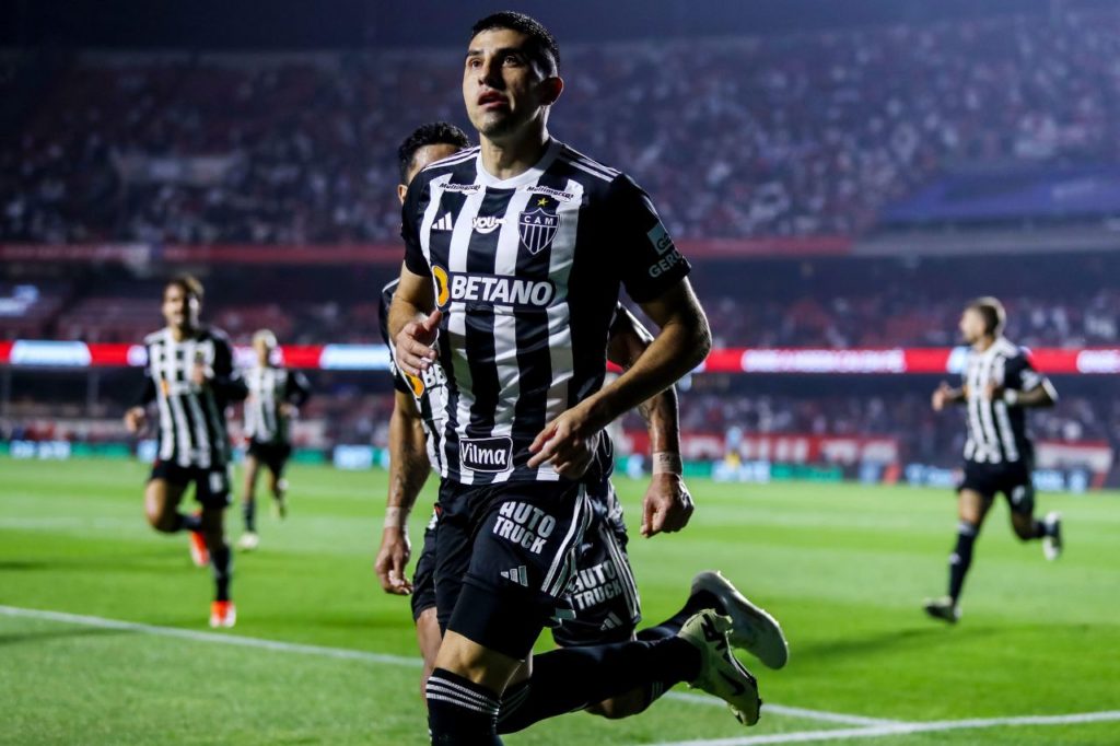 Battaglia-Atlético-MG-gol-alamy2XYAN8H Battaglia comemora o gol da vitória do Atlético-MG sobre o São Paulo no Morumbis
