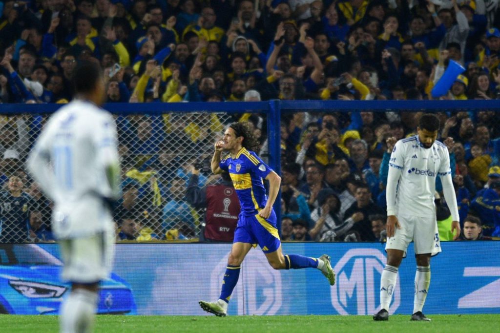 Cavani-Boca-Juniors-gol-alamy2XTRM6K Centroavante Cavani comemora gol da vitória do Boca Juniors sobre o Cruzeiro em jogo na Bombonera pela Sul-Americana