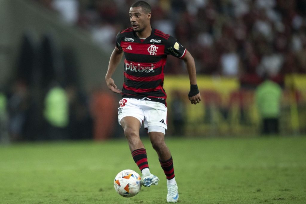 De-La-Cruz-Flamengo-jogo-alamy2XTT89B Meia De La Cruz em jogo do Flamengo