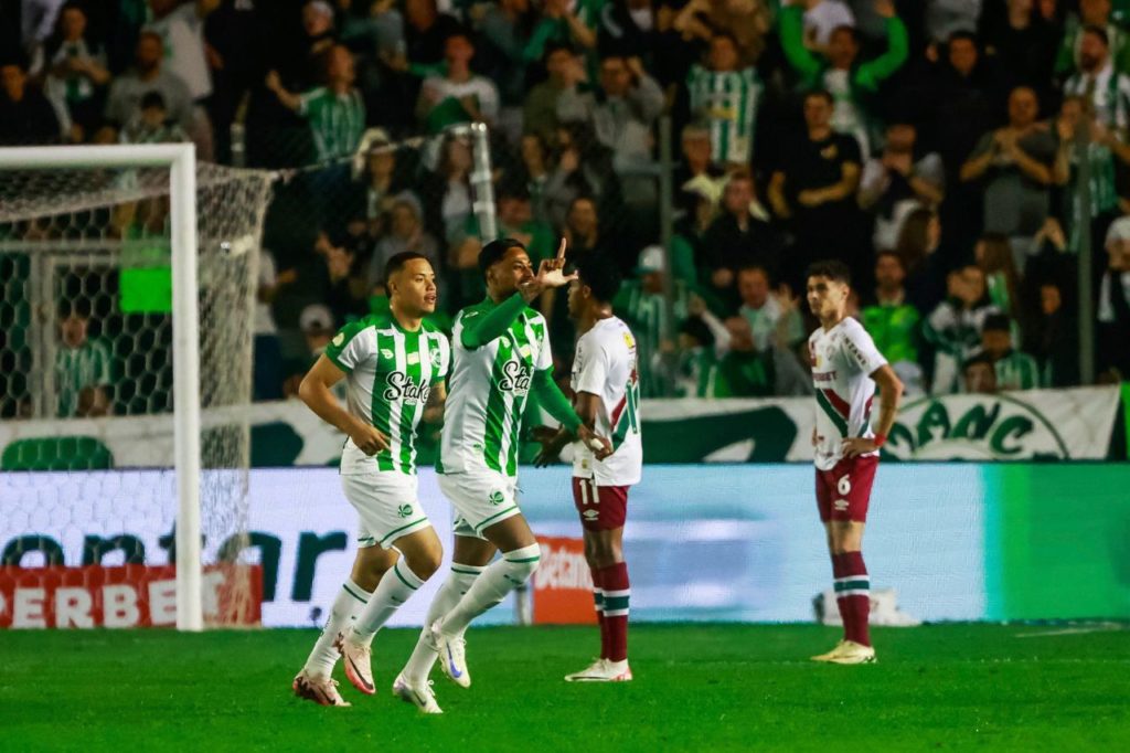 Diego-Gonçalves-Juventude-Fluminense-jogo-alamy2XNP6M1 Diego Gonçalves comemorando gol pelo Juventude no Alfredo Jaconi em jogo contra o Fluminense