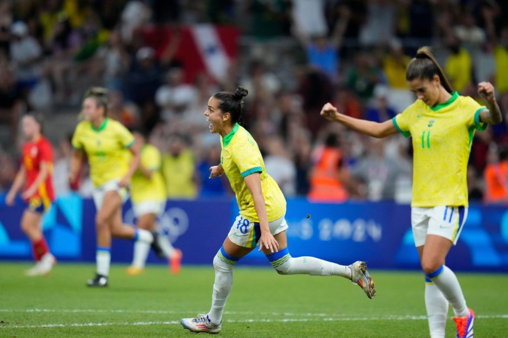 Gabi-Portilho-Brasil-gol-alamy2XPJW46 Atacante Gabi Portilho comemorando gol do Brasil na vitória sobre a Espanha na semifinal olímpica do futebol feminino