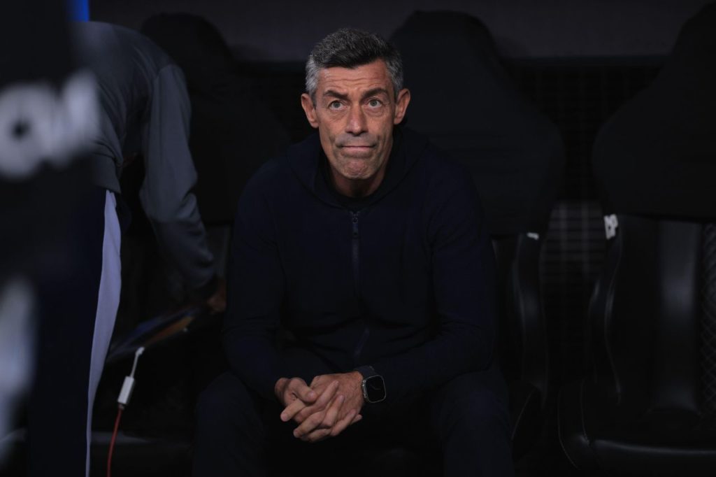 Pedro-Caixinha-treinador-Bragantino-alamy2XWTYTW Técnico Pedro Caixinha no comando do Red Bull Bragantino