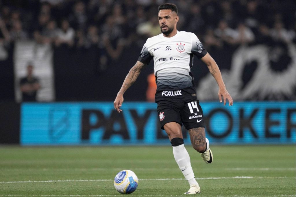 Raniele-Corinthians-jogo-alamy2XM5NYT Volante Raniele em jogo do Corinthians no Brasileirão