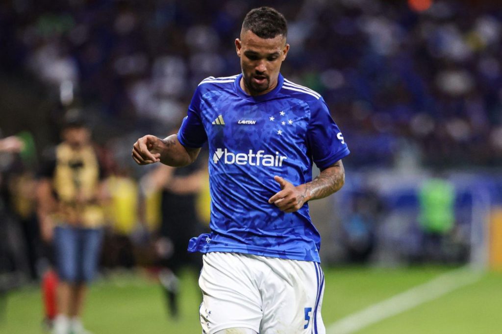 Zé-Ivaldo-Cruzeiro-jogo-alamy2XG93JE Zé Ivaldo em jogo do Cruzeiro no Brasileiro