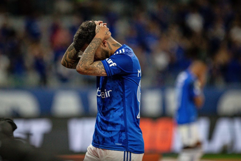 Matheus-Henrique-Cruzeiro-Jogo-2XYB76N Matheus Henrique, do Cruzeiro, lamentando um lance em um jogo do time na temporada.