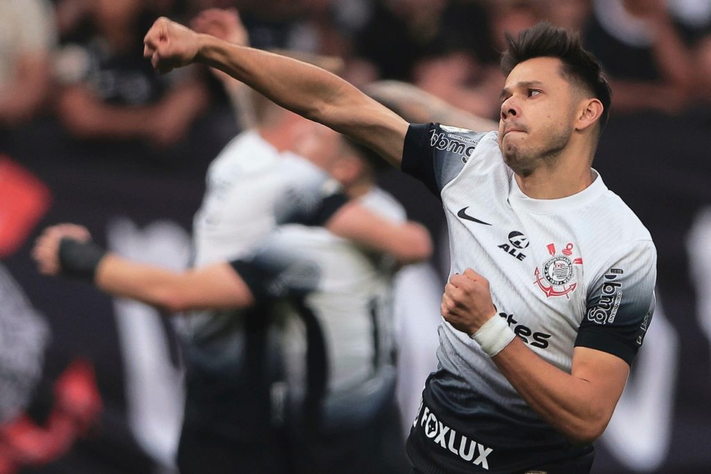 Romero-Corinthians-Jogo-2Y0A6NR Romero, do Corinthians, comemorando um gol marcado em uma das rodadas do Brasileirão de 2024.